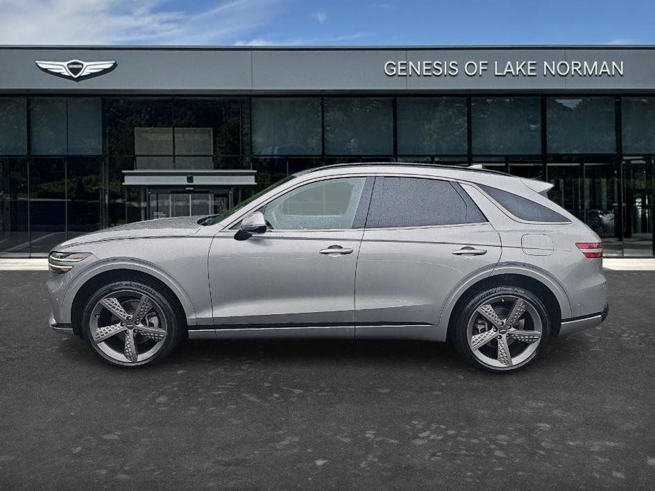 Used 2022 Genesis GV70 2.5T w/ Sport Prestige Package AWD/4WD image 7