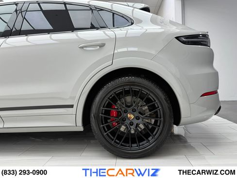 Used 2023 Porsche Cayenne GTS image 14