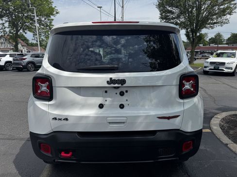 Used 2022 Jeep Renegade Trailhawk AWD/4WD image 5