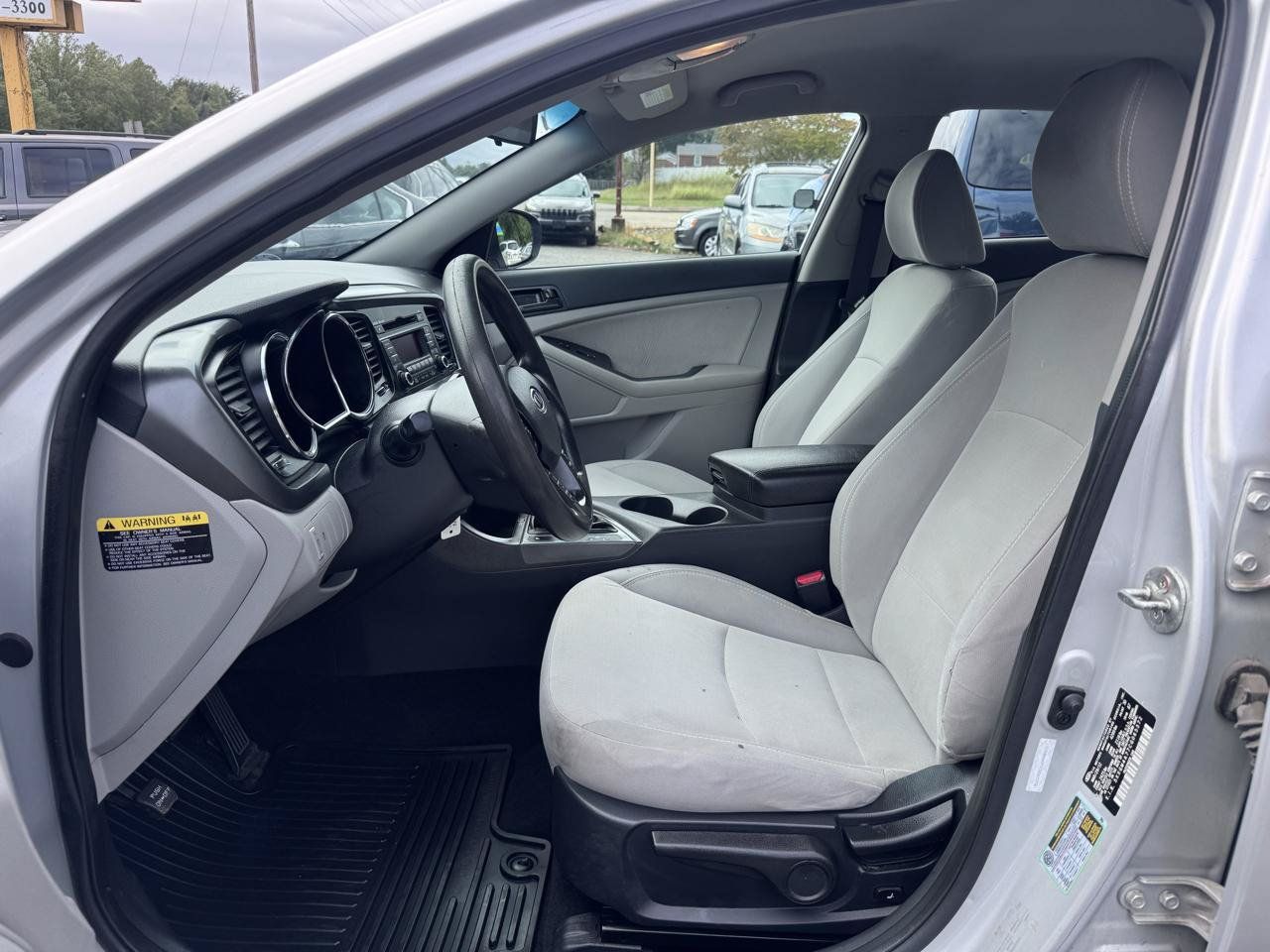 Used 2012 Kia Optima LX FWD image 9