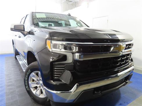 Used 2023 Chevrolet Silverado 1500 LT w/ Protection Package image 3