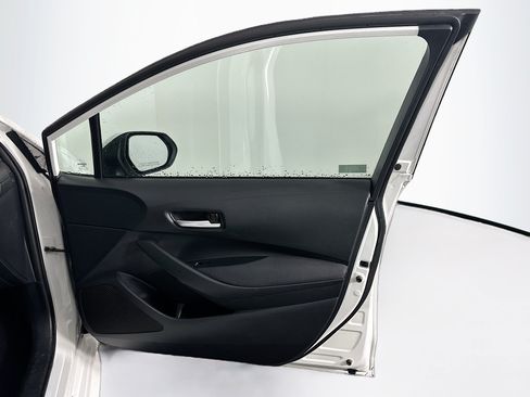 Used 2020 Toyota Corolla LE FWD image 30