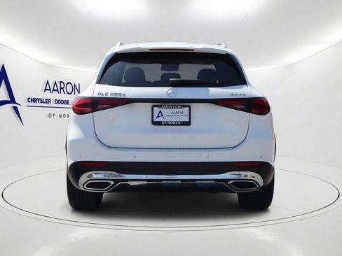 Used 2025 Mercedes-Benz GLC 350e 4MATIC image 5