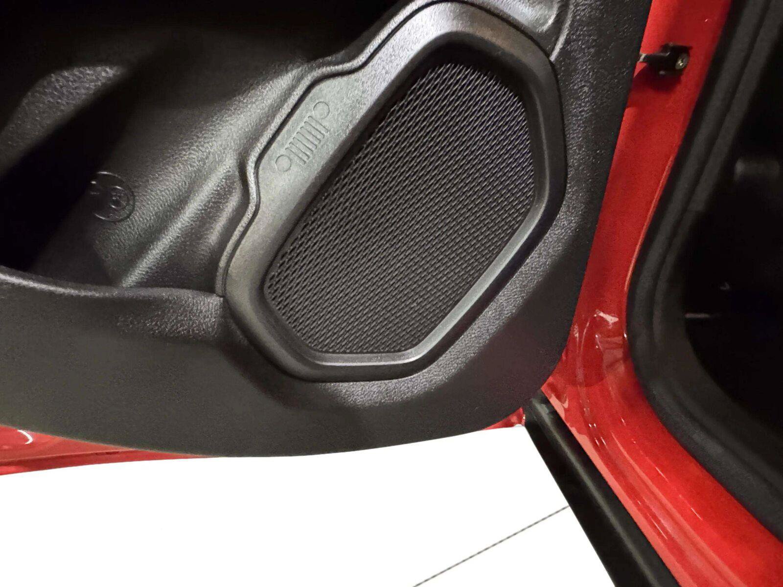 Used 2020 Jeep Renegade Latitude AWD/4WD image 40