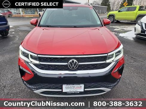 Used 2022 Volkswagen Taos SEL image 3