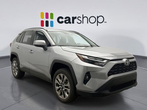 Used 2025 Toyota RAV4 XLE Premium image 5