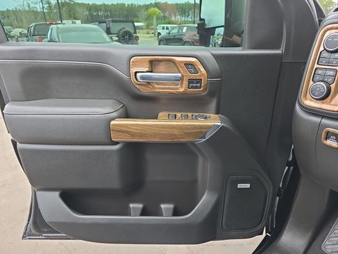 Used 2021 Chevrolet Silverado 2500 LTZ w/ Z71 Chrome Sport Edition image 31