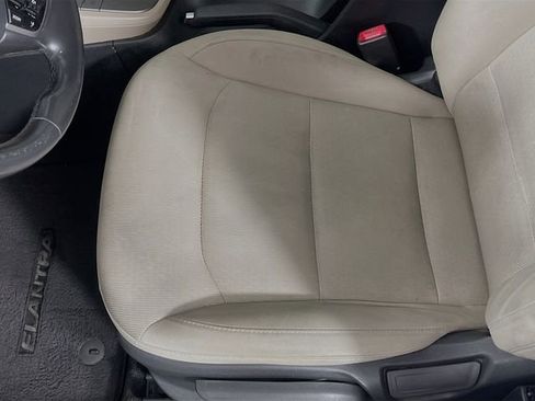 Used 2018 Hyundai Elantra Value Edition FWD image 19