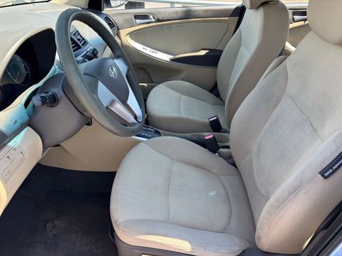 Used 2013 Hyundai Accent GLS FWD image 16