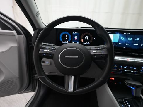Used 2025 Hyundai Kona SEL AWD/4WD image 4