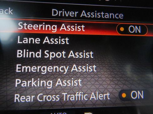 Used 2023 Nissan Rogue SV image 11