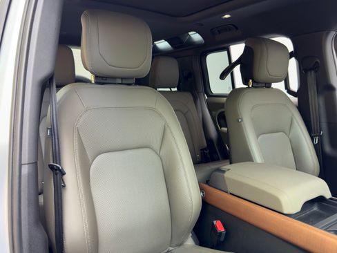 Used 2023 Land Rover Defender 110 X image 41