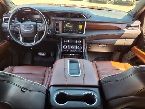 Used 2024 GMC Yukon Denali Ultimate AWD/4WD image 4
