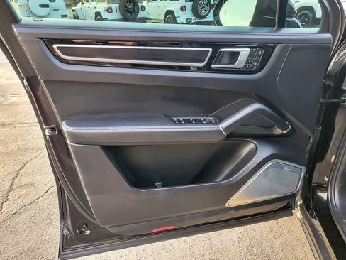 Used 2022 Porsche Cayenne GTS image 17