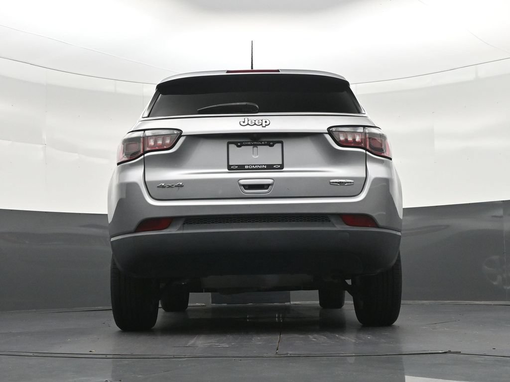 Used 2019 Jeep Compass Latitude AWD/4WD image 26
