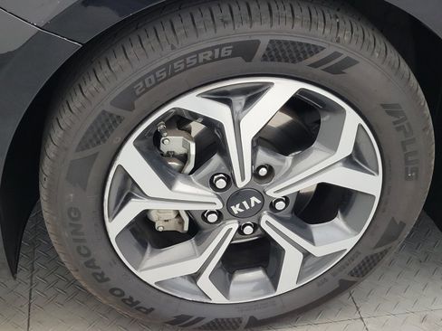 Used 2021 Kia Forte LXS FWD image 31