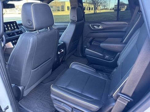 Used 2021 GMC Yukon SLT w/ SLT Premium Package image 9