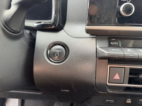 Used 2025 Toyota Camry LE AWD/4WD image 15