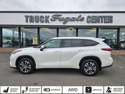 Used 2021 Toyota Highlander XLE AWD/4WD image 1