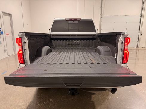 Used 2022 Chevrolet Silverado 2500 High Country w/ Safety Package II AWD/4WD image 9