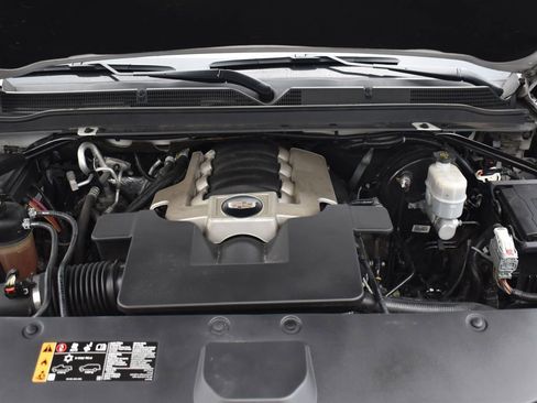 Used 2019 Cadillac Escalade Platinum AWD/4WD image 8