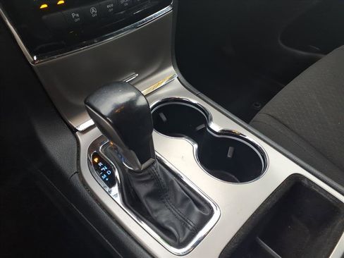 Used 2022 Jeep Grand Cherokee Laredo E image 20