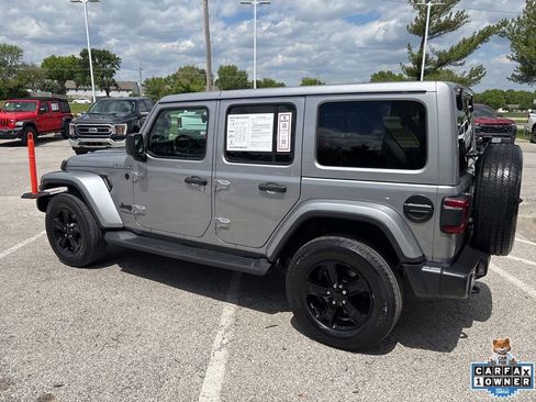 Used 2020 Jeep Wrangler Unlimited Sahara AWD/4WD image 19