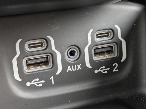 Used 2021 RAM 1500 Laramie AWD/4WD image 23
