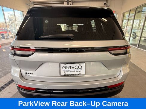 Used 2025 Jeep Grand Cherokee Altitude image 9
