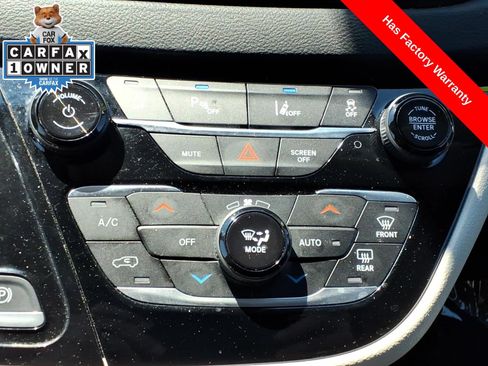 Used 2024 Chrysler Pacifica Touring-L FWD image 21