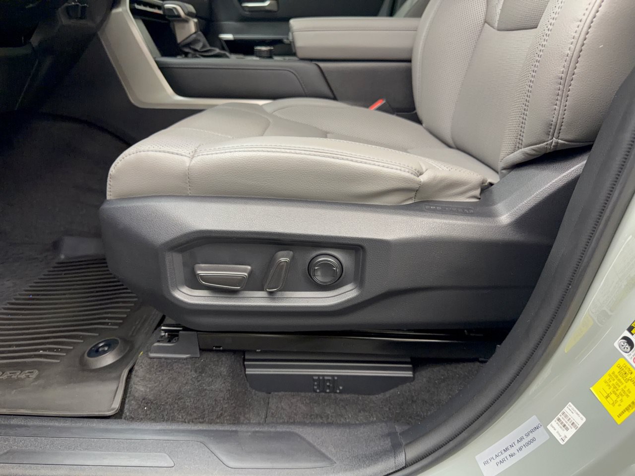 Used 2024 Toyota Tundra Limited AWD/4WD image 16