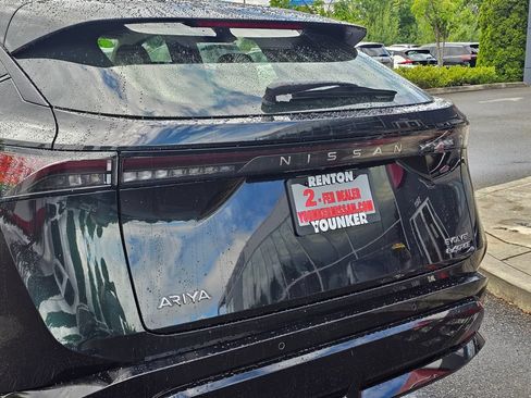 Used 2023 Nissan Ariya AWD image 10
