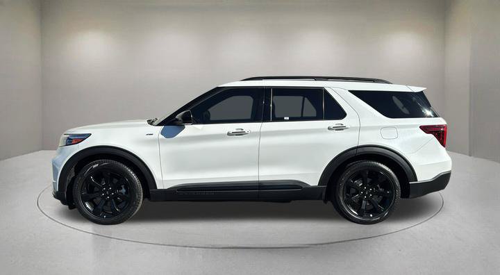 Certified 2024 Ford Explorer ST-Line w/ Class IV Trailer Tow Package RWD image 5