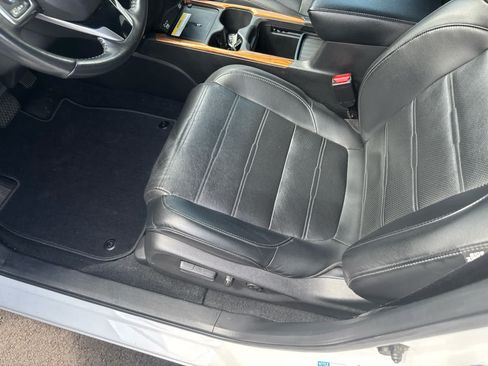 Used 2022 Honda CR-V Touring image 7