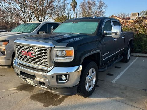 Used 2015 GMC Sierra 2500 Denali w/ Duramax Plus Package image 2