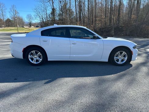 Used 2023 Dodge Charger SXT image 2