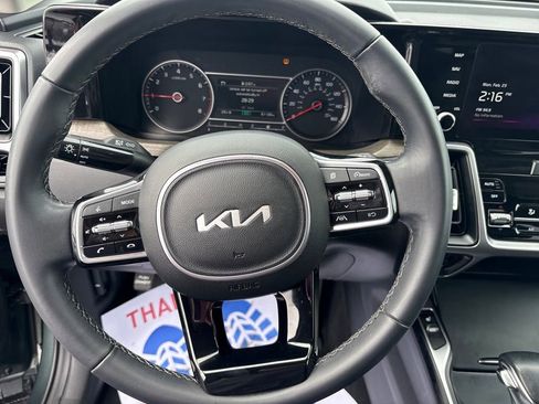 Used 2023 Kia Sorento S image 21