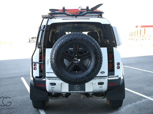 Used 2021 Land Rover Defender 110 SE image 18