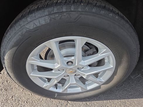 Used 2024 Chevrolet Equinox LT image 10