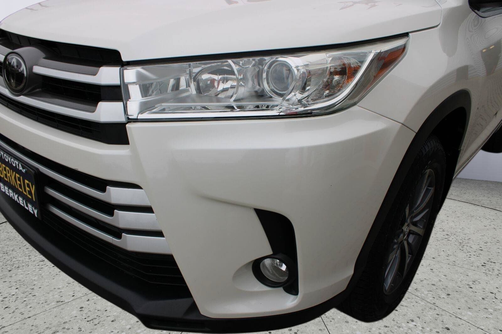 Used 2018 Toyota Highlander XLE AWD/4WD image 10