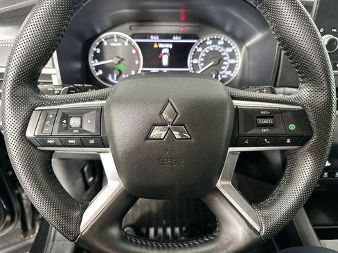 Used 2023 Mitsubishi Outlander SE image 20