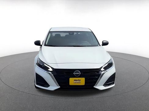 Used 2025 Nissan Altima 2.5 SV FWD image 4
