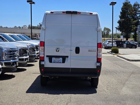 Used 2023 RAM ProMaster 2500 FWD image 5