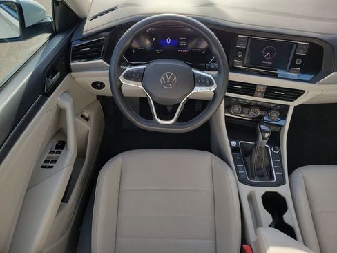 Certified 2024 Volkswagen Jetta SE FWD image 12