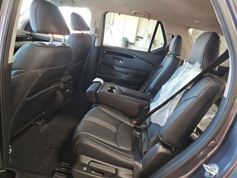 Used 2025 Honda Pilot EX-L image 11