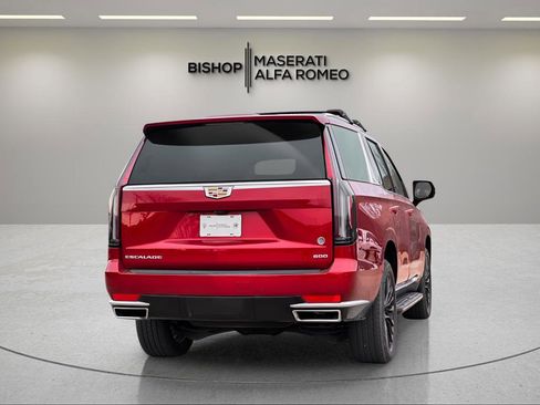 Used 2024 Cadillac Escalade Premium Luxury image 6