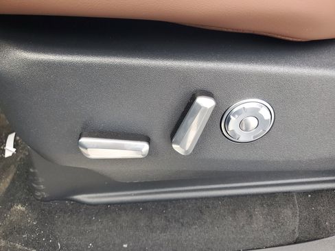 New 2026 Lincoln Navigator Reserve image 13