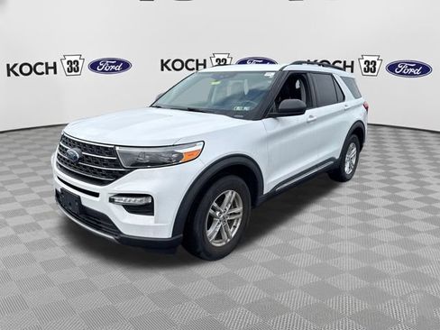 Used 2020 Ford Explorer XLT w/ Equipment Group 202A AWD/4WD image 3