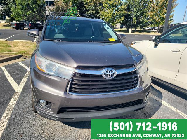 Used 2016 Toyota Highlander XLE FWD image 2