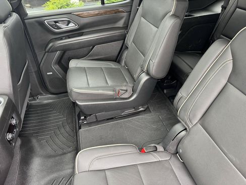 Used 2021 Chevrolet Tahoe Premier w/ Premium Package AWD/4WD image 16